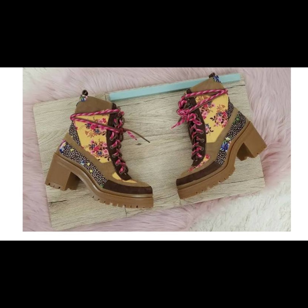 Gianni Bini boots- new in box